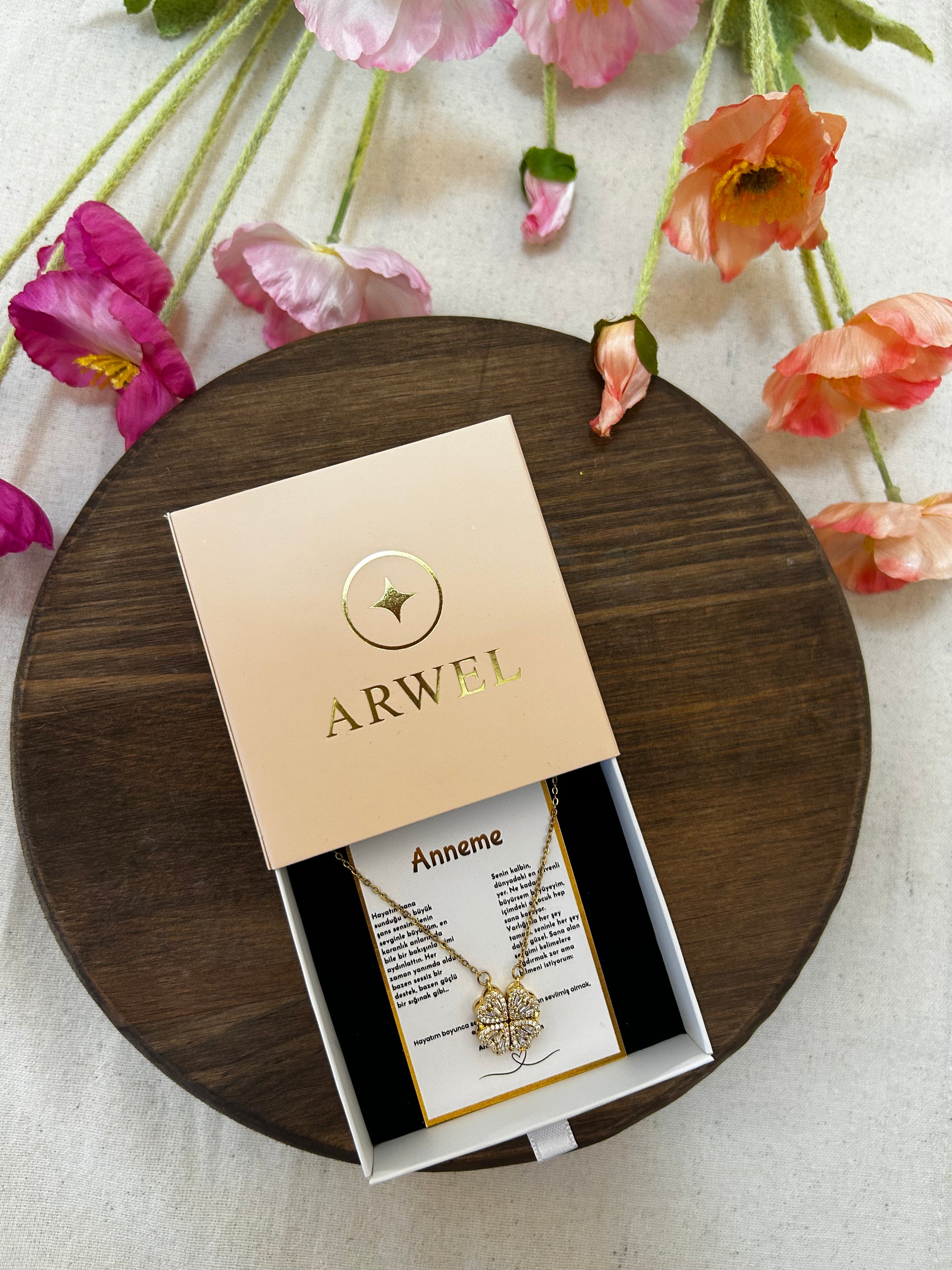 '' Anneme '' Yonca Kolye Duygusal Not + Hediye Kutusu