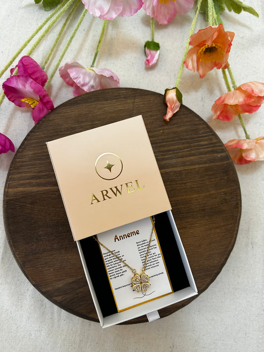 '' Anneme '' Yonca Kolye Duygusal Not + Hediye Kutusu