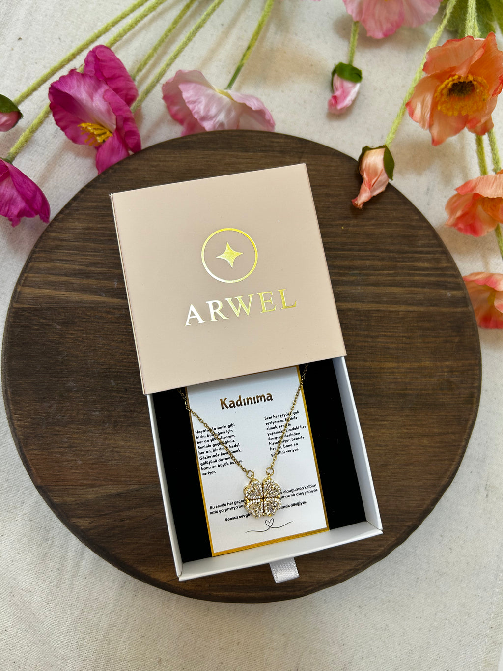 '' Kadınıma '' Yonca Kolye Duygusal Not + Hediye Kutusu