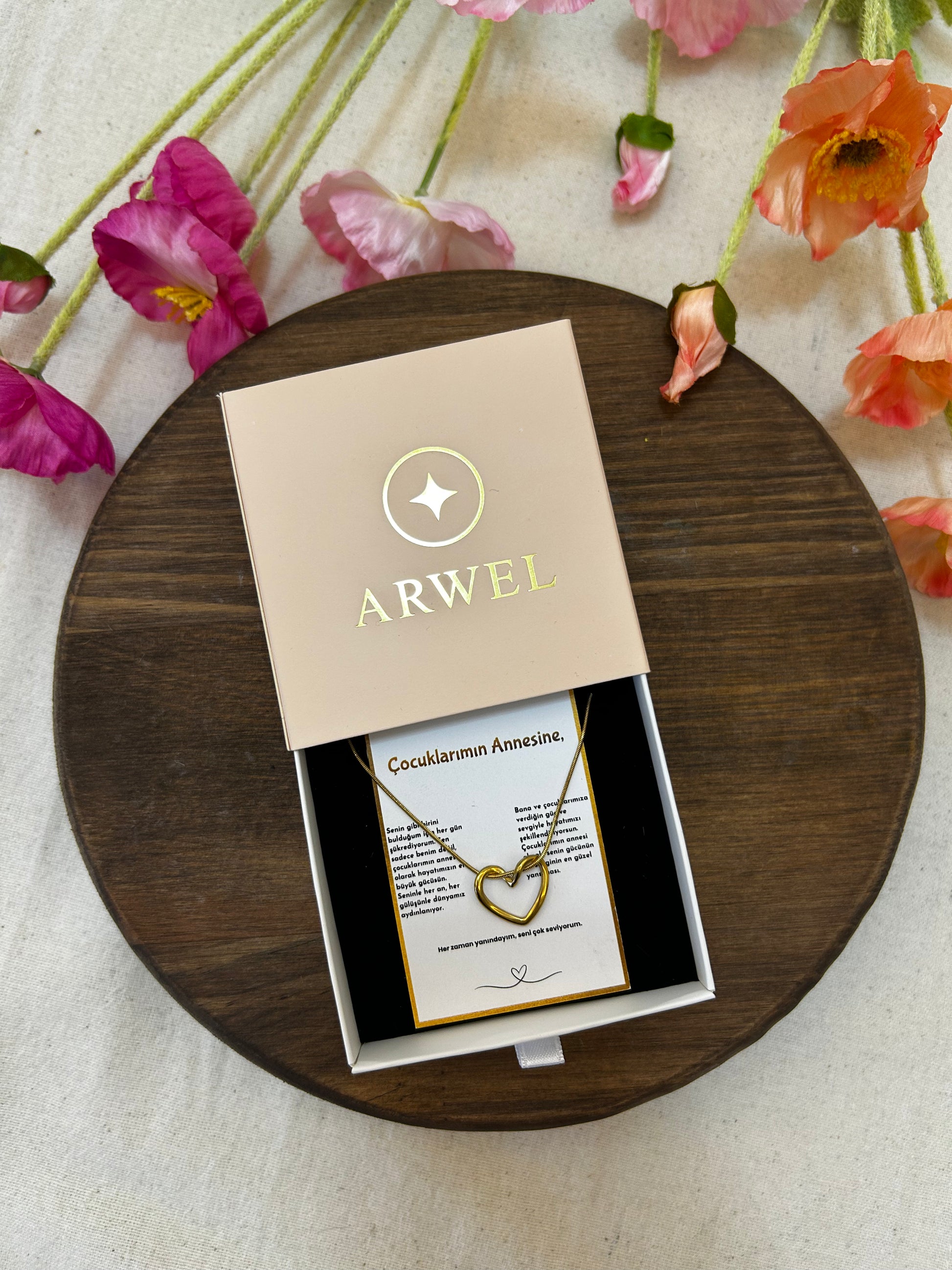 '' Çocuklarımın Annesine '' Kalp Kolye  Duygusal Not + Hediye Kutusu